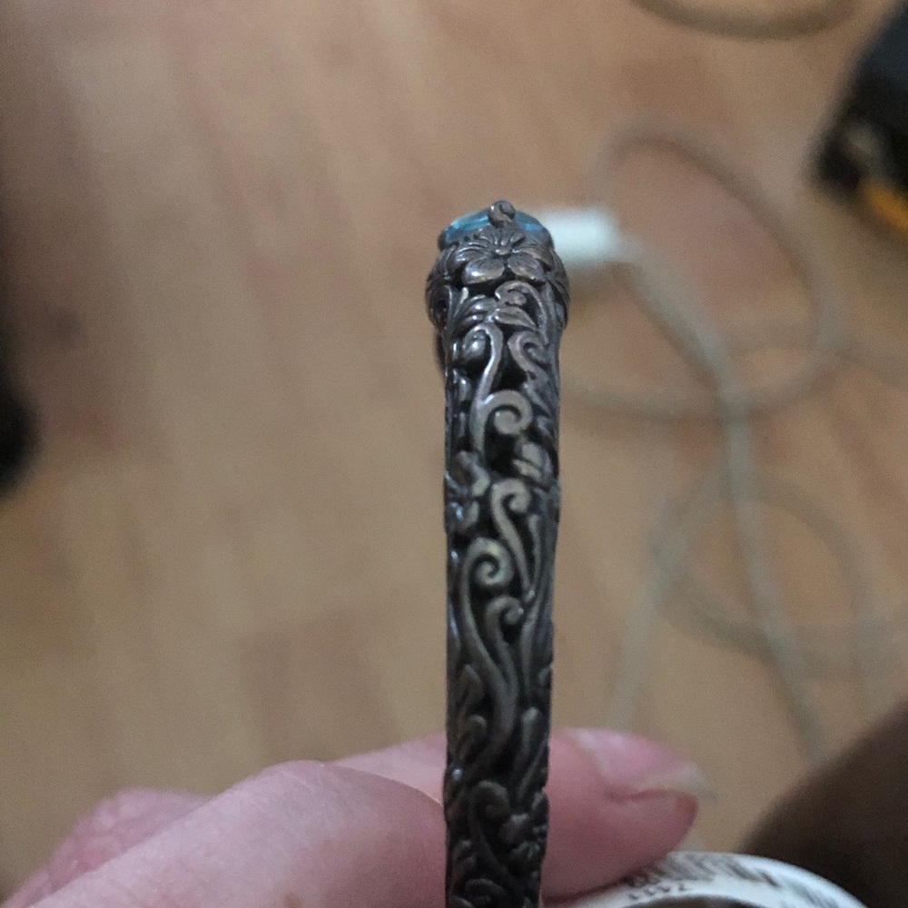 Elegant Silver and Blue Women's Bracelet - Picture 6 of 7